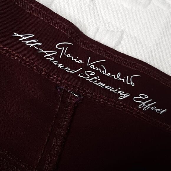 Gloria Vanderbilt All-Around Slimming Effect Avery 5 pocket jeans - Picture 2 of 9